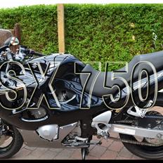 Suzuki GSX 750 F