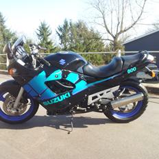 Suzuki GSX 600f