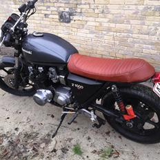 Kawasaki z 1000 st flat tracker