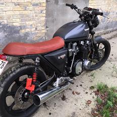 Kawasaki z 1000 st flat tracker