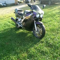 Suzuki gsx-r 400r (solgt)