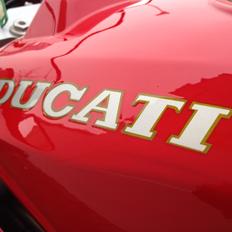 Ducati 888 superbike strada 