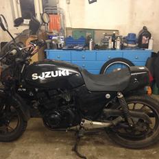 Suzuki gsx 250 e