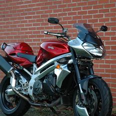 Aprilia SL1000 Falco Streetfighter