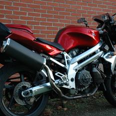 Aprilia SL1000 Falco Streetfighter