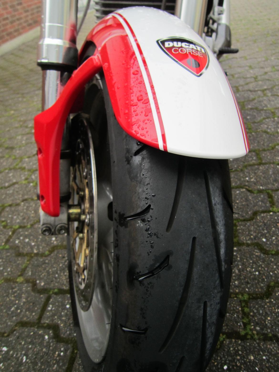 Ducati Monster M1000-S (SOLGT) billede 15