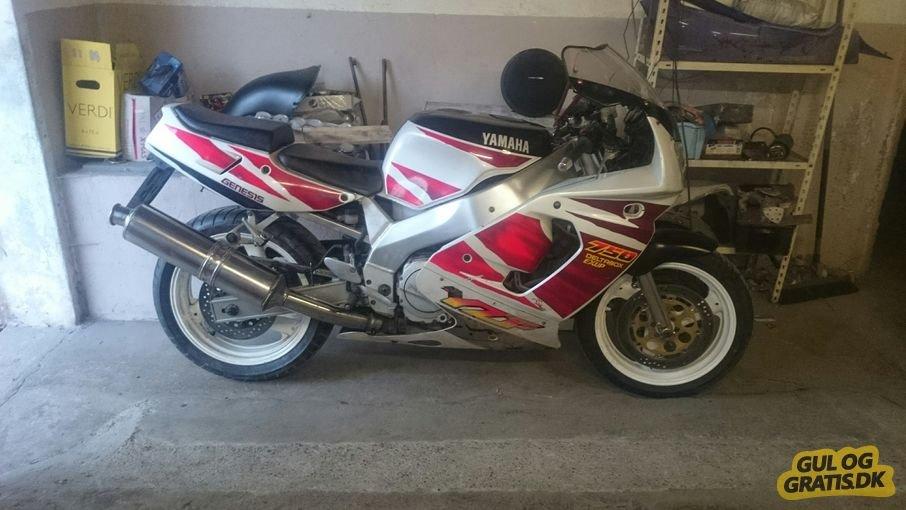 Yamaha fzr 1000 - mc jeg her taget forgaffel komplet og sat på min samt bagsyinger og hjul billede 6