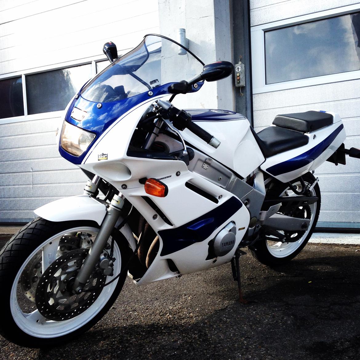 Yamaha FZR600 billede 1