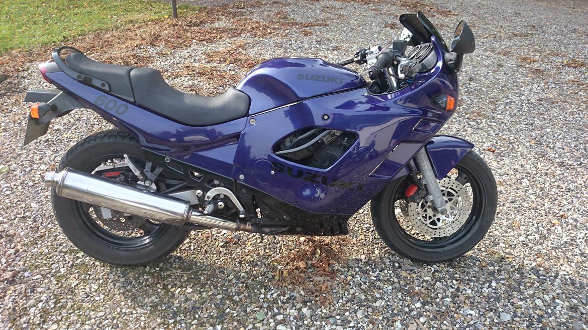 Suzuki GSX 600F SOLGT - sådan så den ud før billede 24