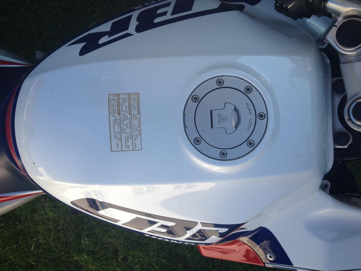 Honda CBR 1000 F SC24 SOLGT billede 10