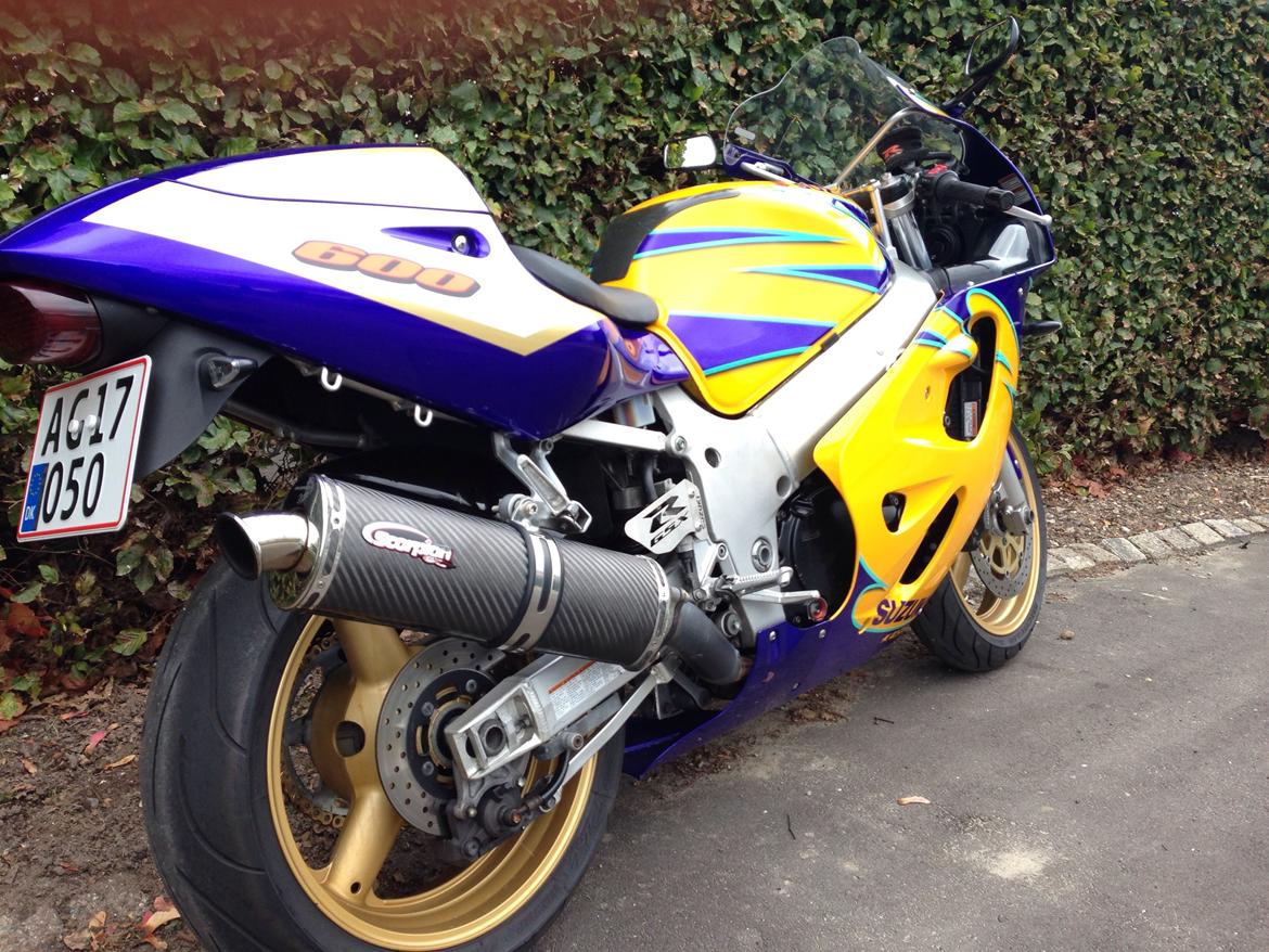 Suzuki Gsx-r 600 SRAD CORONA  billede 1