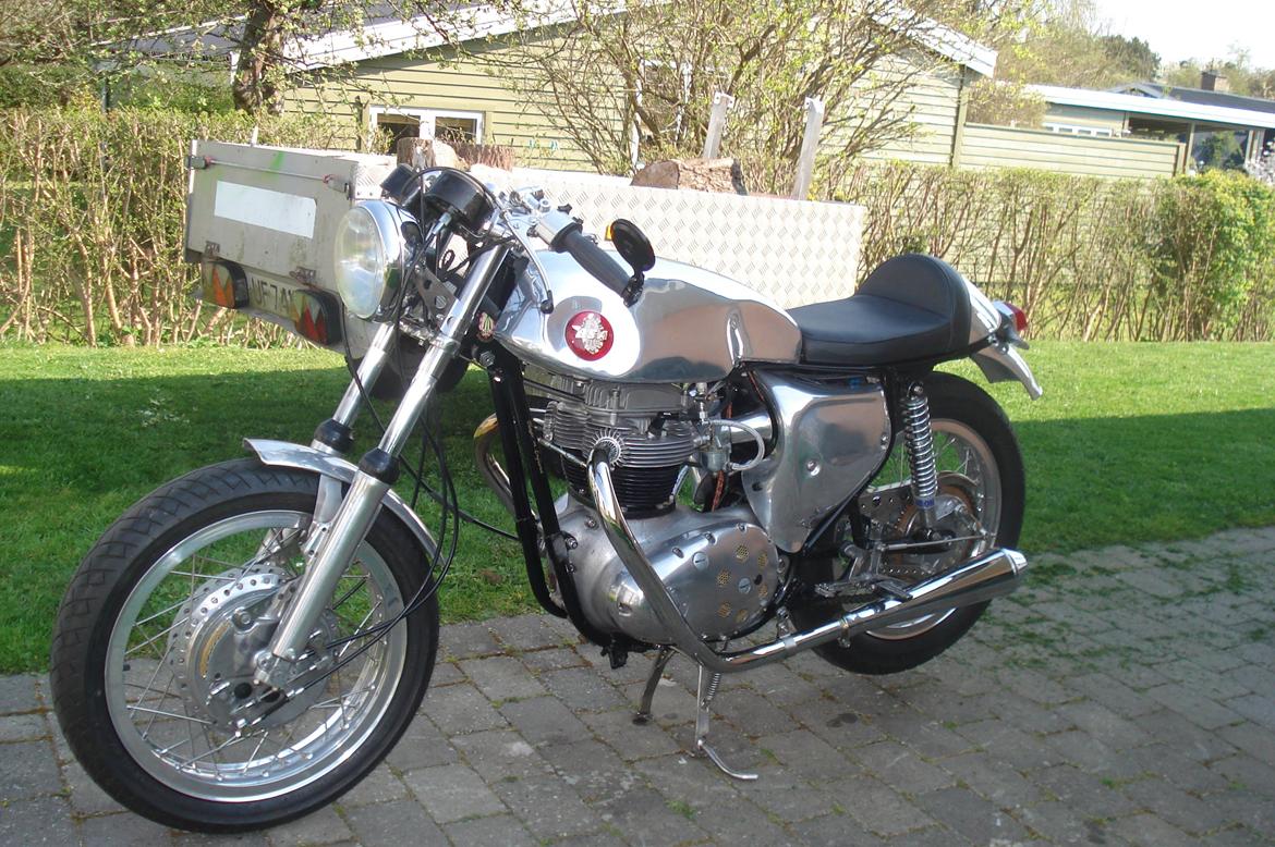 BSA A 65 billede 1