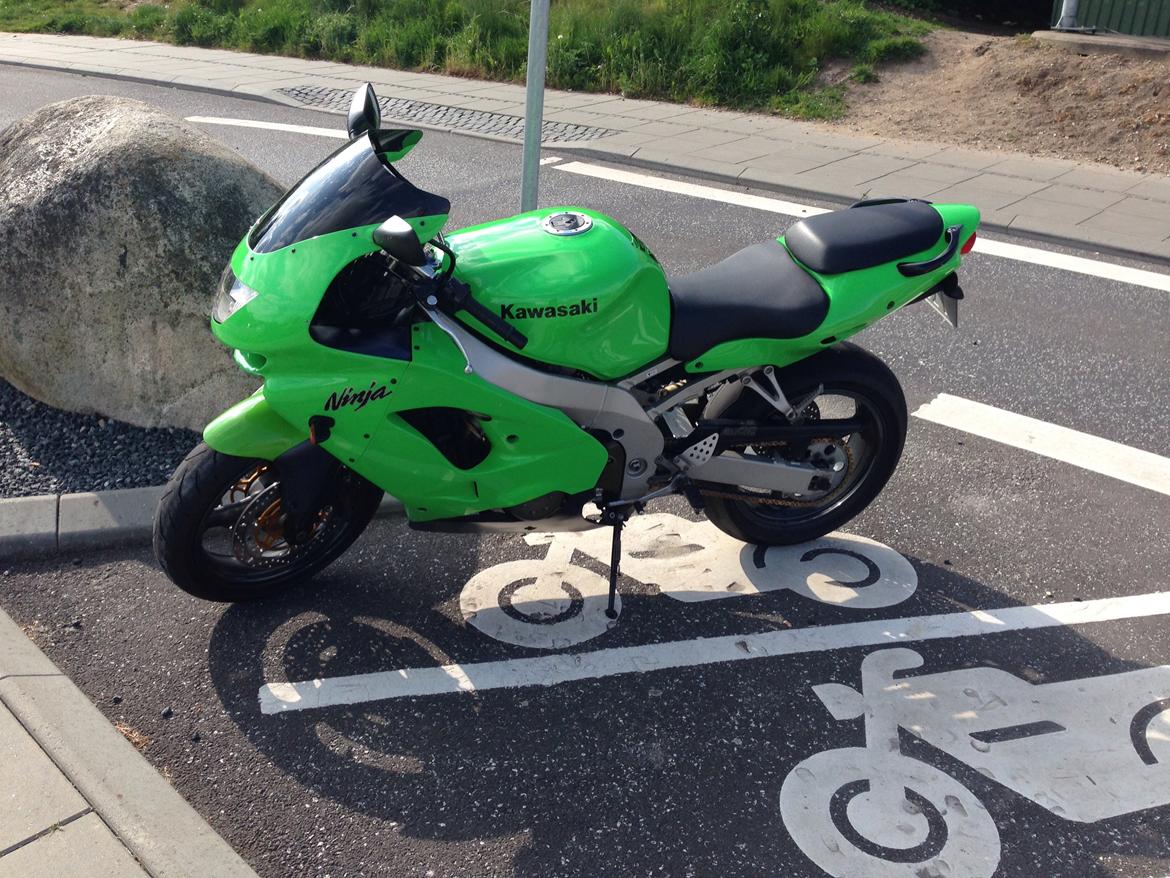 Kawasaki ZX9R billede 4