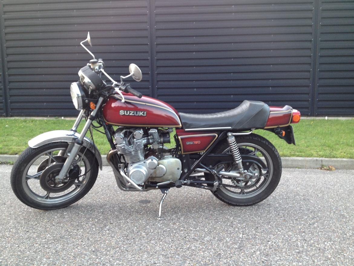 Suzuki gs 750 billede 1