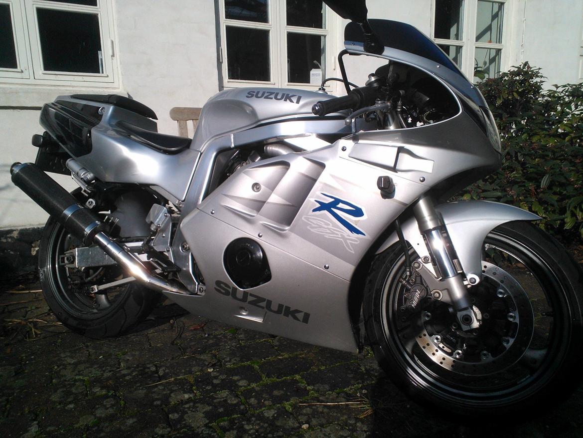 Suzuki GSXR 400 R GK76A [SOLGT] billede 3