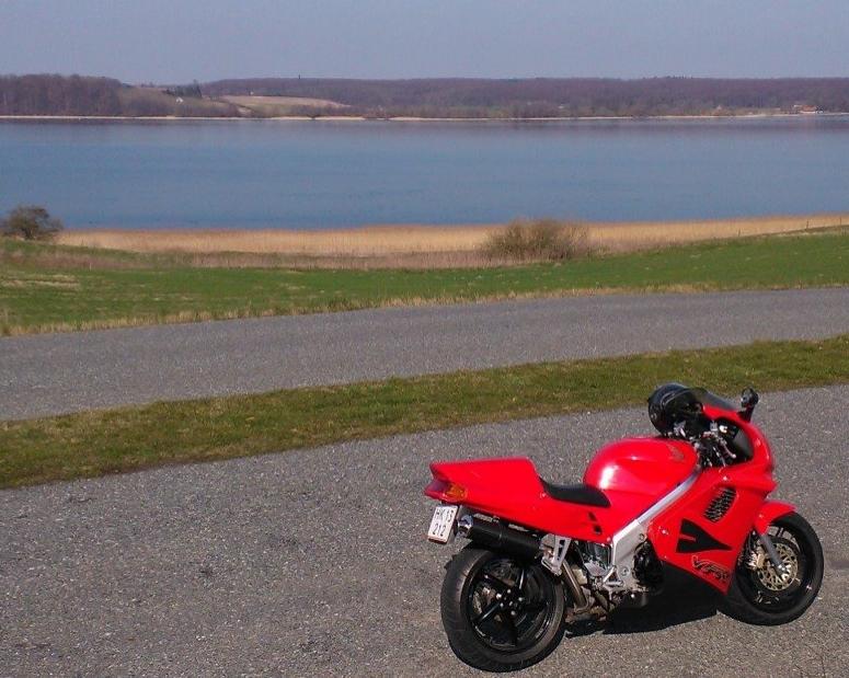 Honda VFR 750 RC36-2 billede 2