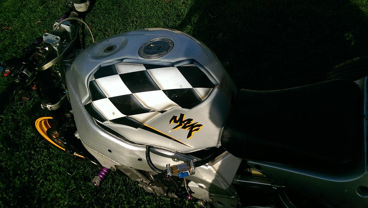 Yamaha yzf 750r (DØD) billede 8