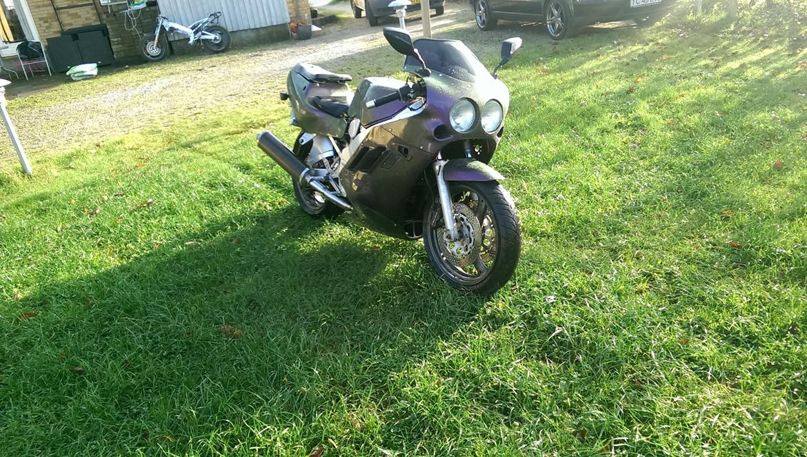 Suzuki gsx-r 400r (solgt) billede 1