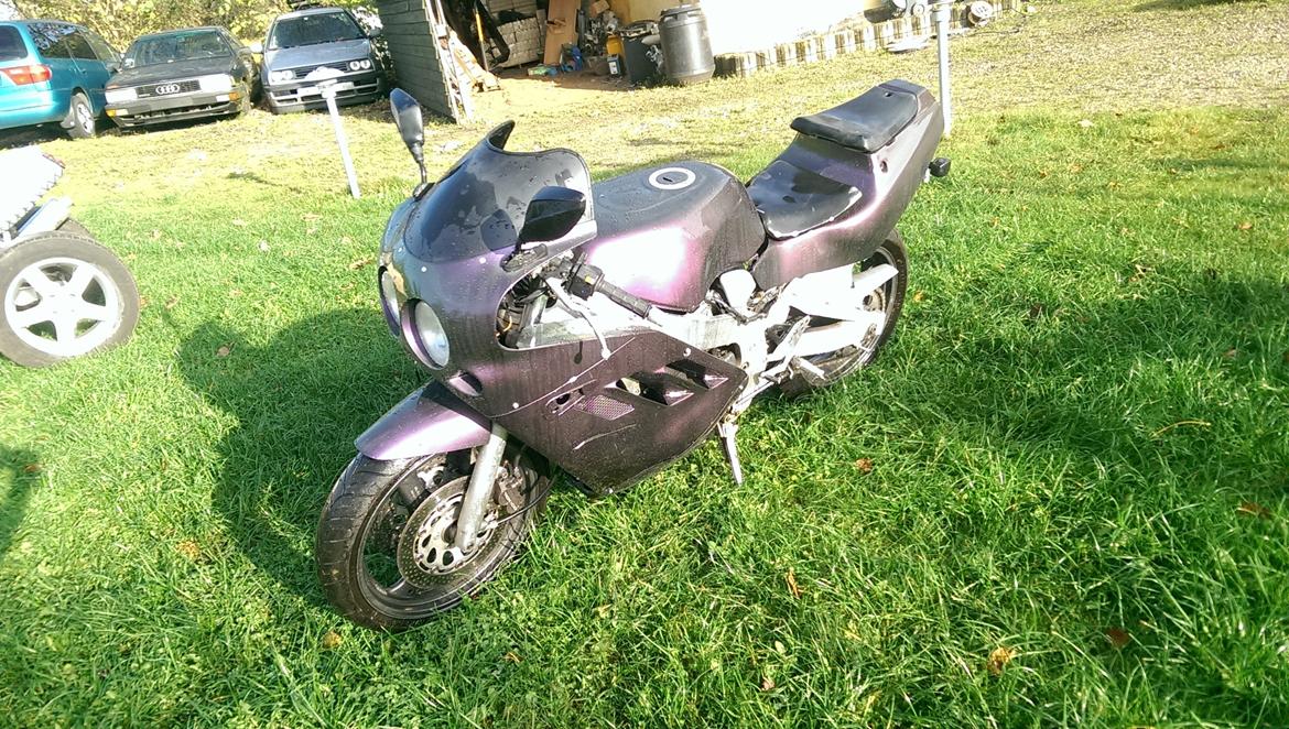 Suzuki gsx-r 400r (solgt) billede 5