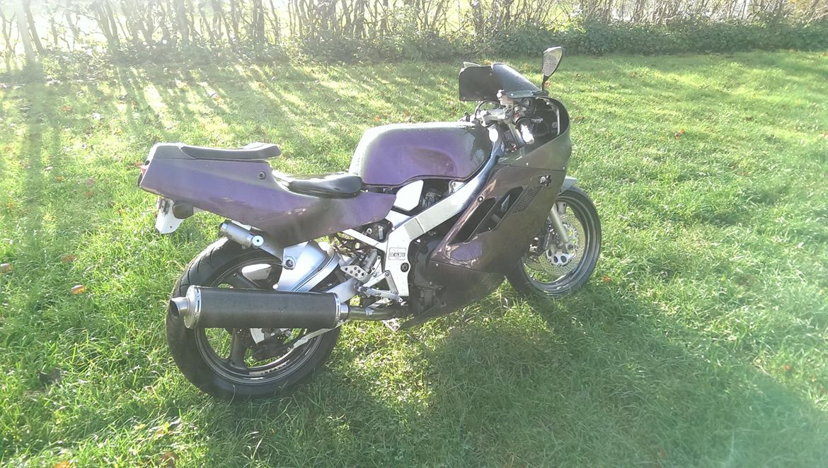 Suzuki gsx-r 400r (solgt) billede 10