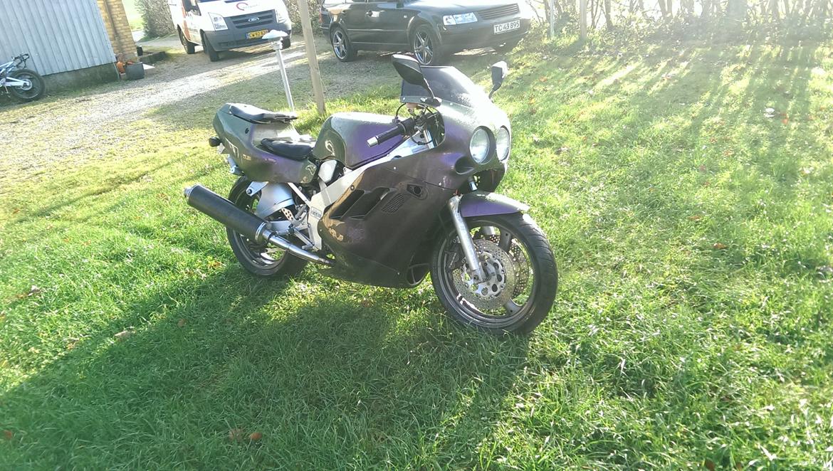 Suzuki gsx-r 400r (solgt) billede 12