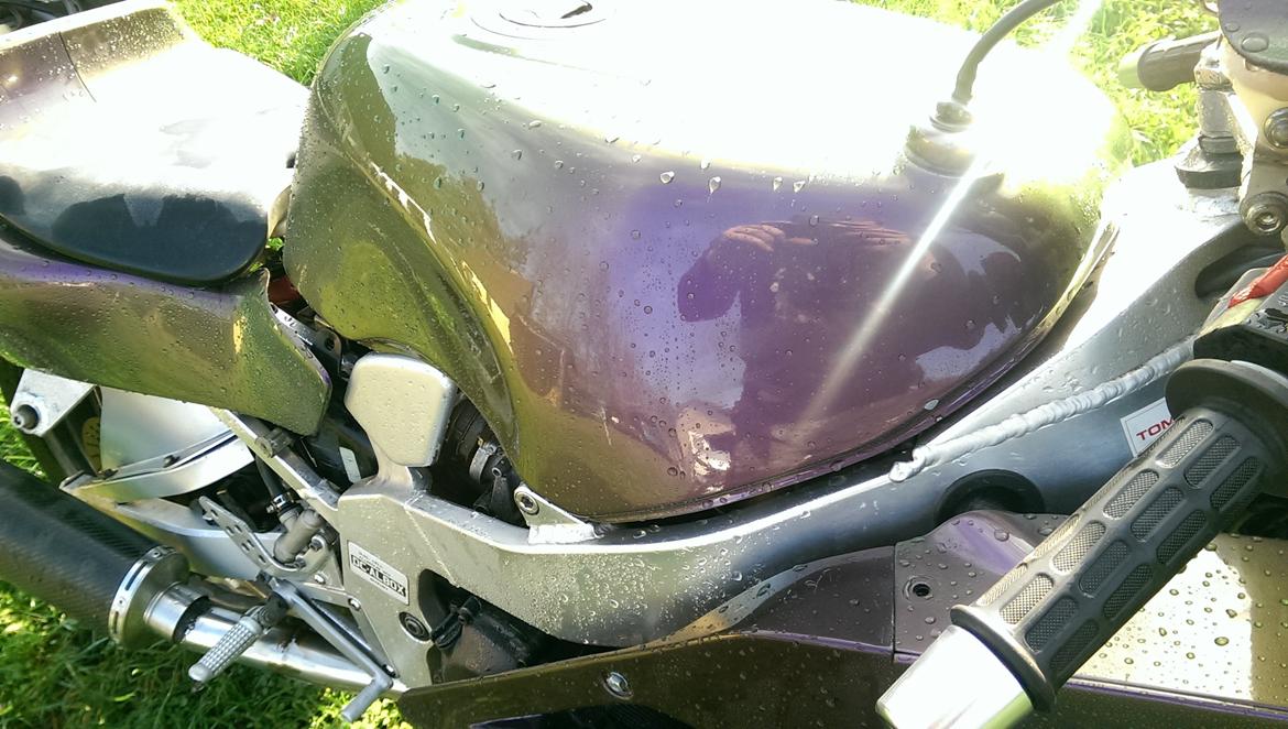 Suzuki gsx-r 400r (solgt) billede 17