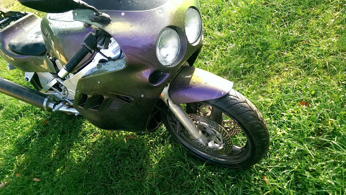 Suzuki gsx-r 400r (solgt) billede 19