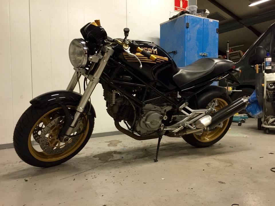 Ducati Monster 900 Dark ie billede 4