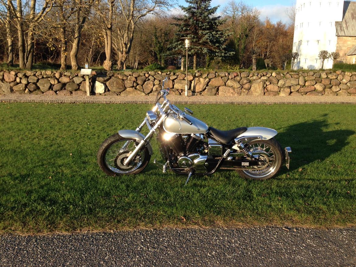 Honda VT 750 DC Black Widow billede 1