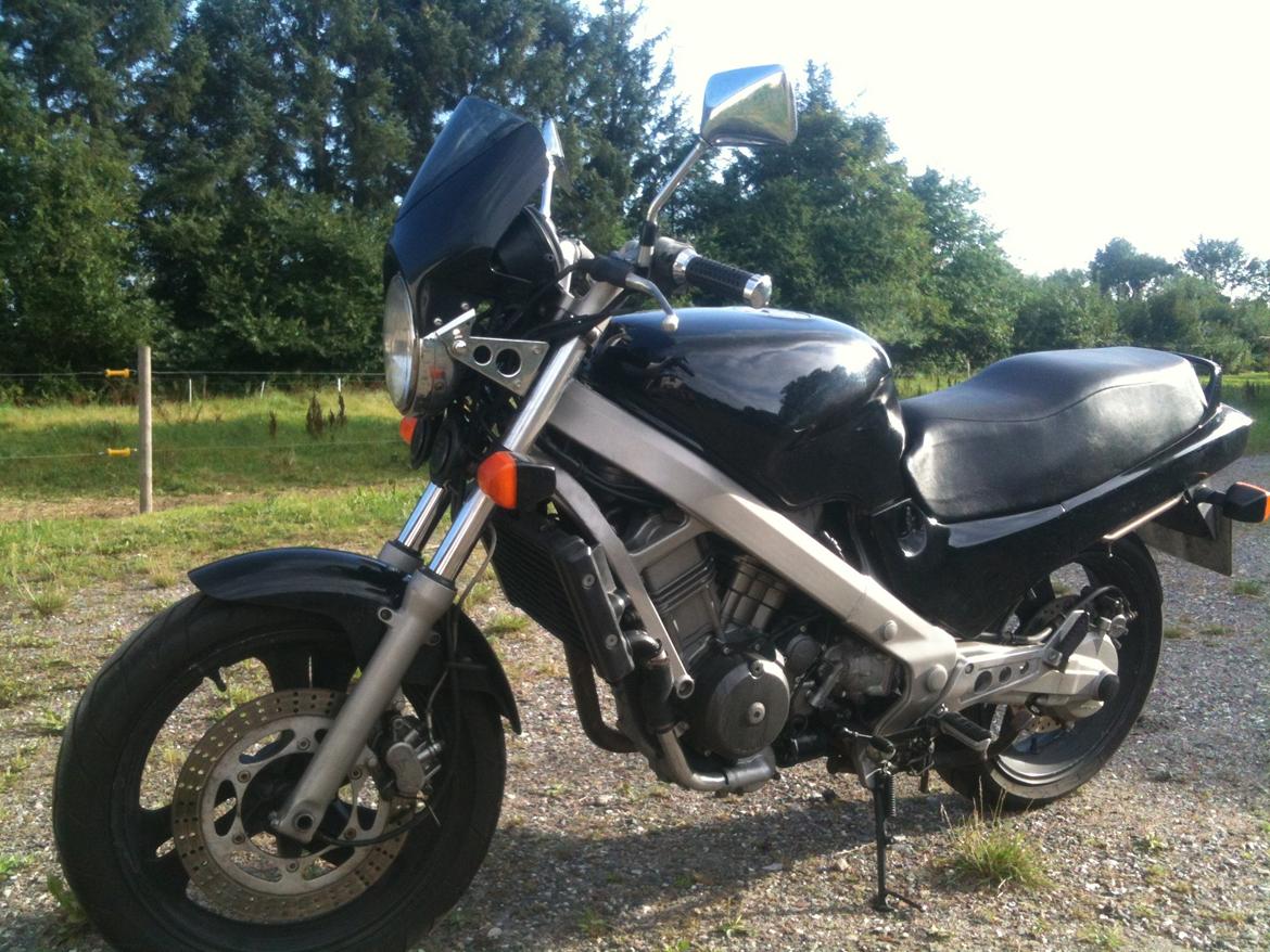 Honda NTV 650  (SOLGT) billede 1