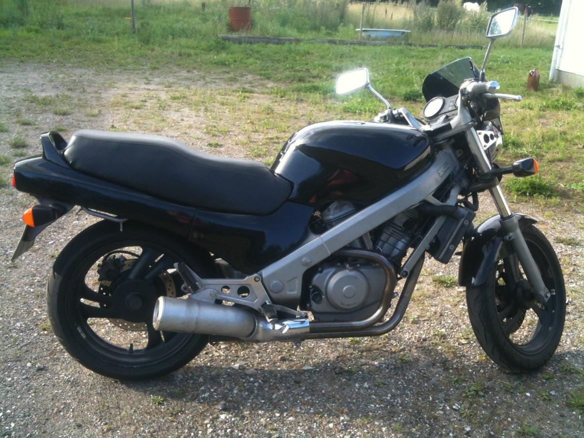 Honda NTV 650  (SOLGT) billede 3