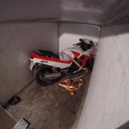 Kawasaki GPX 750 R