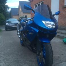 Kawasaki zx9r solgt
