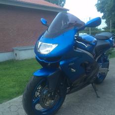Kawasaki zx9r solgt