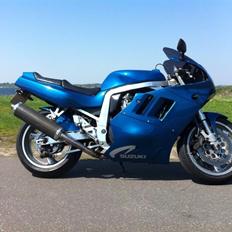 Suzuki gsxr 750