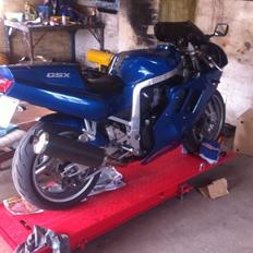 Suzuki gsxr 750
