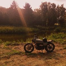 Suzuki GS 400 Scrambler