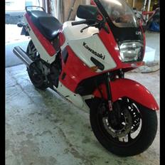 Kawasaki GPX 750 R
