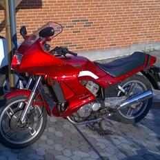 Yamaha XZ 550 (solgt)