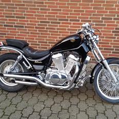 Suzuki Intruder VS700