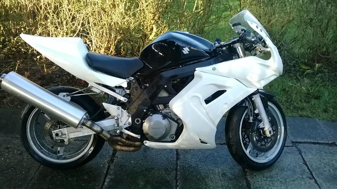 Suzuki SV1000S K4/7 Baneracer billede 7