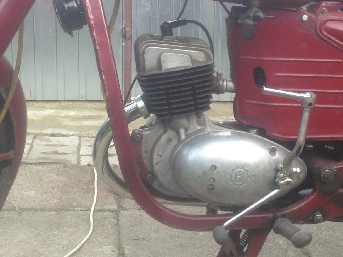 Adler Wsk 125 billede 4