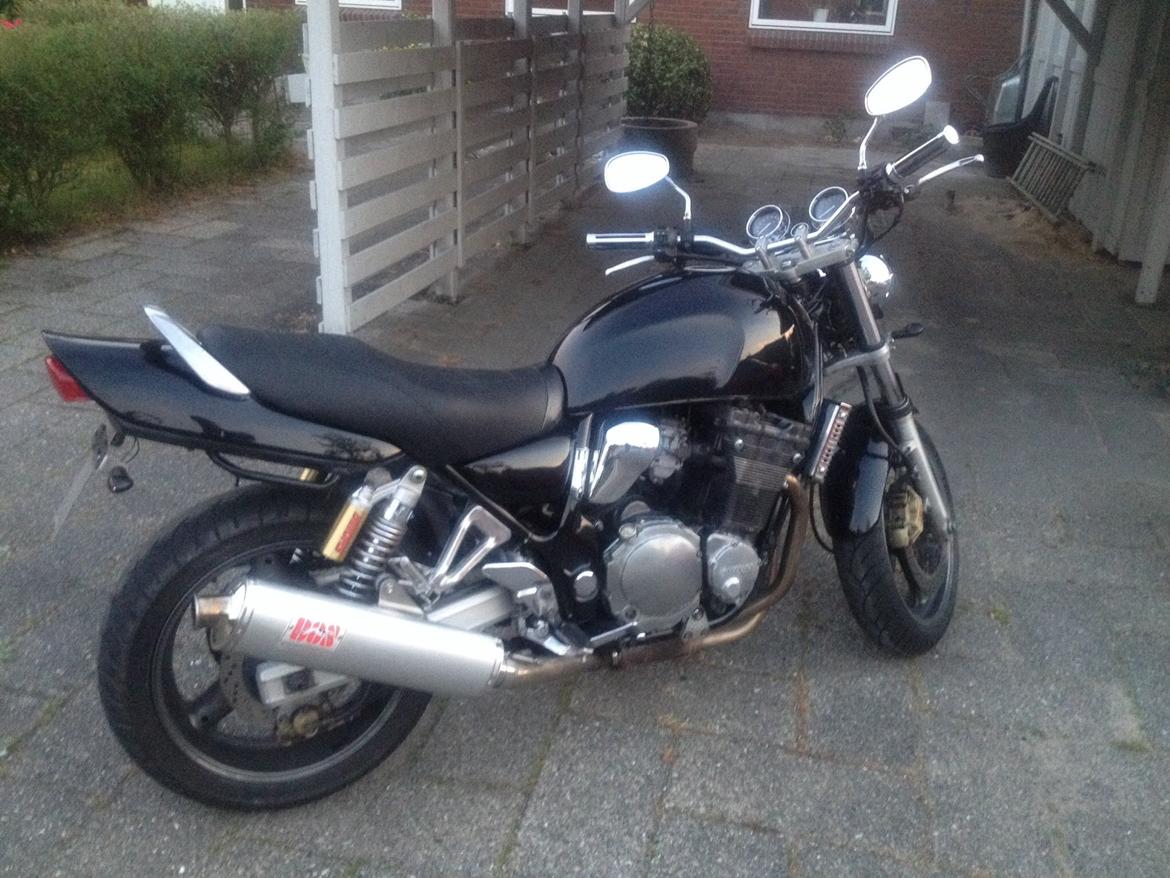 Suzuki Gsx 1200 inazuma billede 2