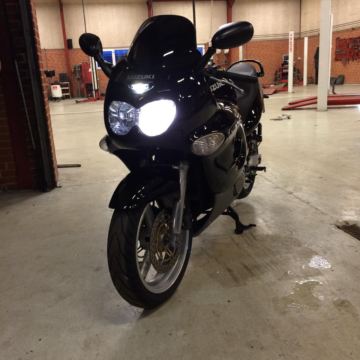 Suzuki GSX 600 F billede 1