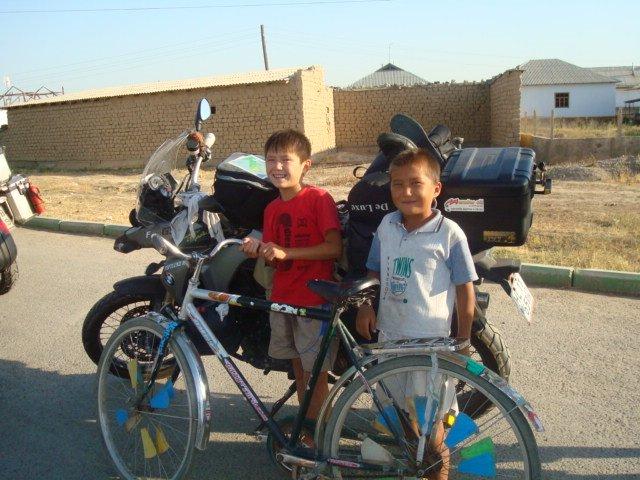 BMW F800 GS - De var rigtig stolte af deres cykel fra Almaty i Kasakstan billede 10