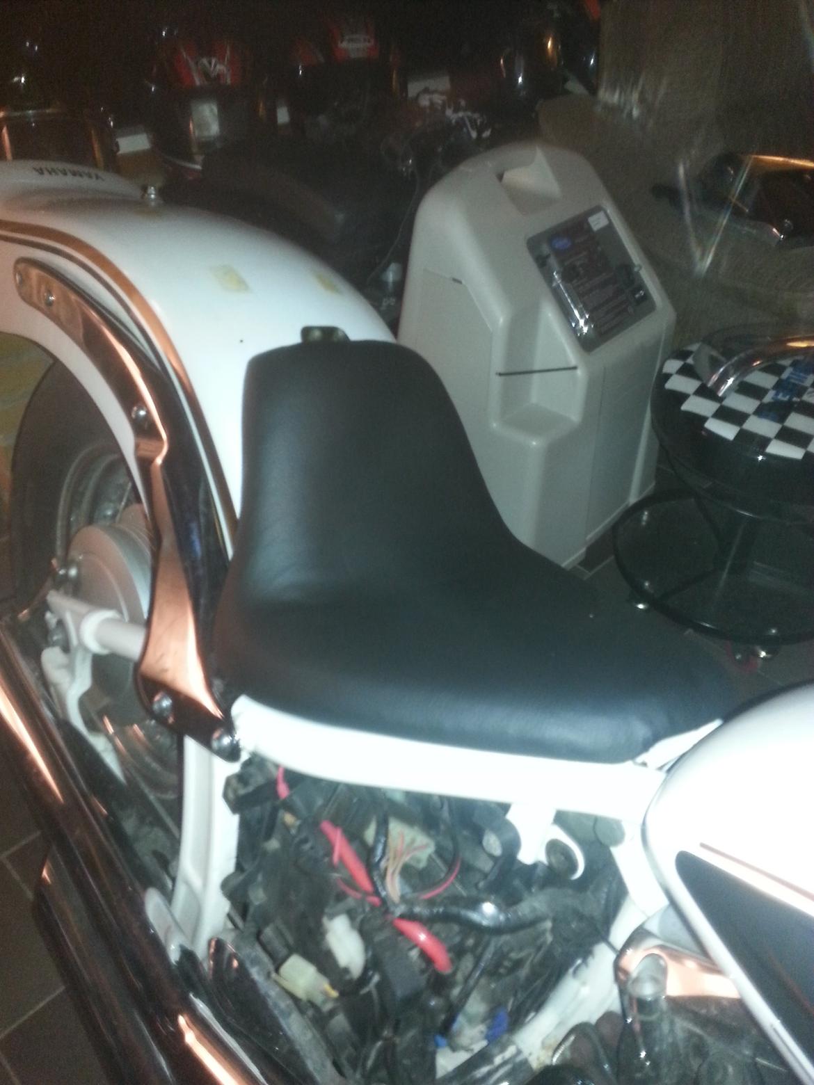 Yamaha xvs 650 Dragstar *Projekt* - Nyt betræk og skum på sædet billede 37