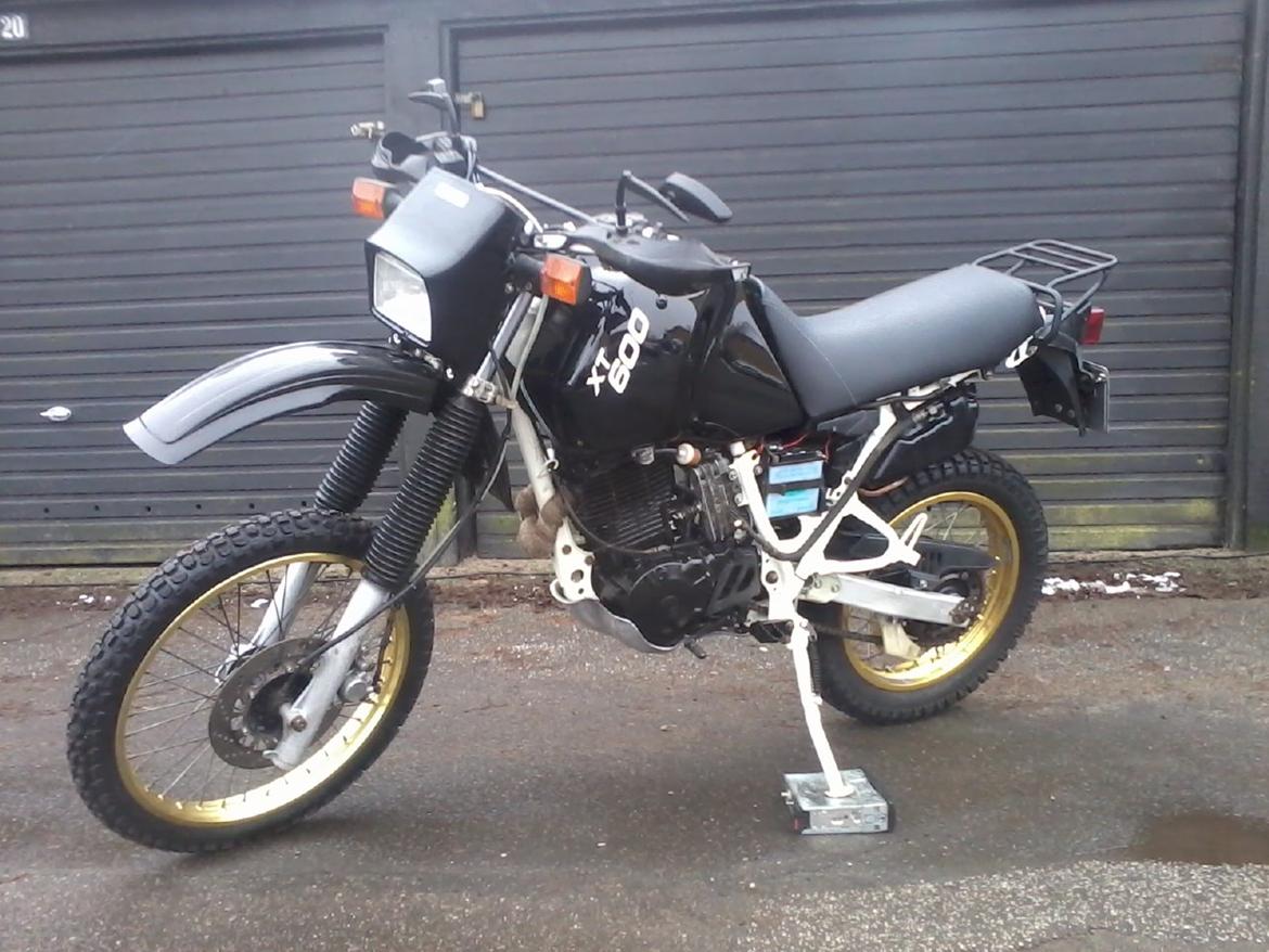 Yamaha XT 600 Tenere - Der skal monteres små blink og sideskjolde :-) billede 2