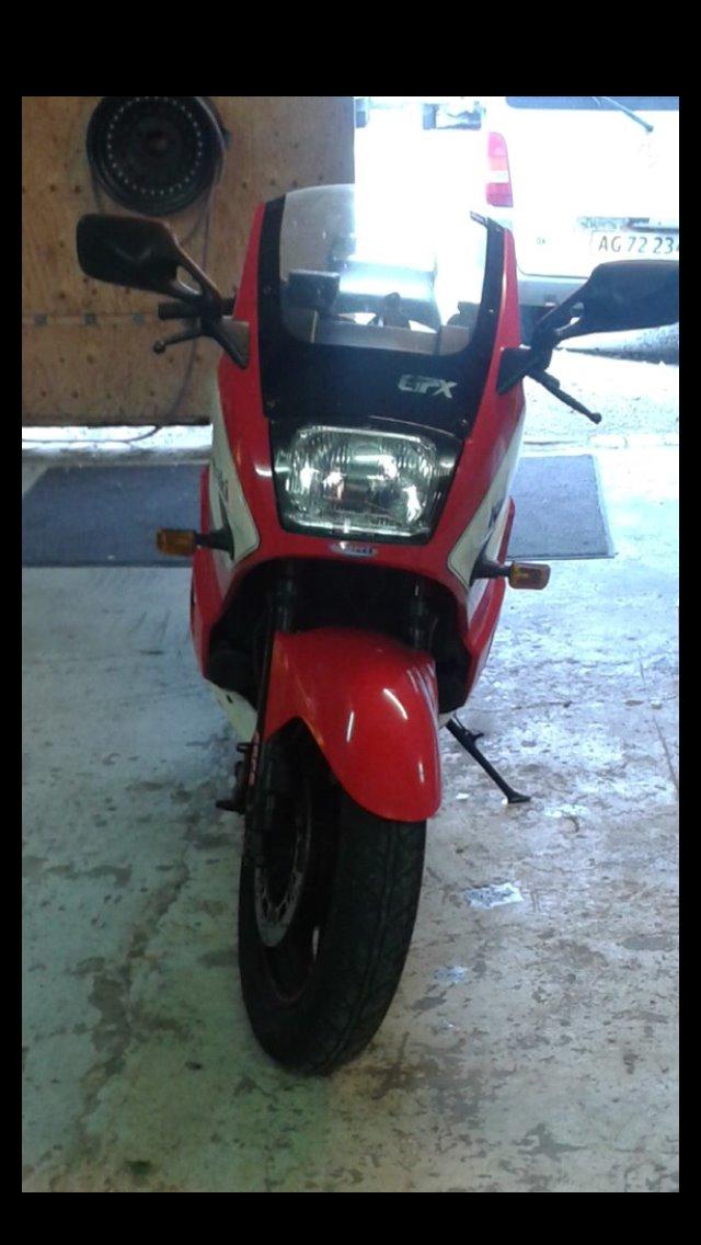 Kawasaki GPX 750 R billede 3