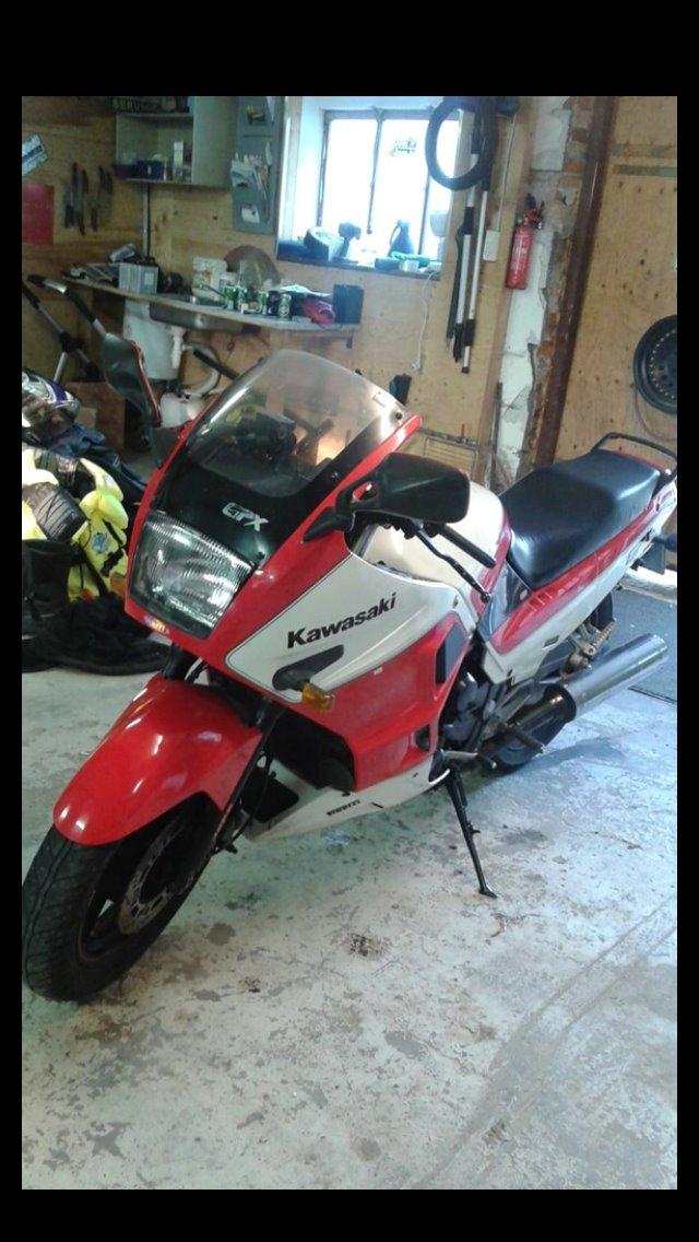 Kawasaki GPX 750 R billede 2