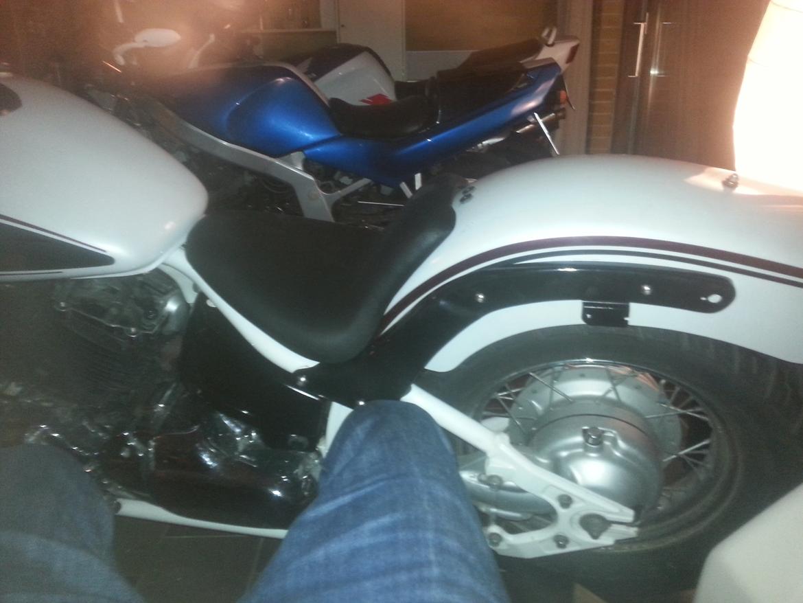 Yamaha xvs 650 Dragstar *Projekt* - Så kom der lidt sort spray folie billede 44